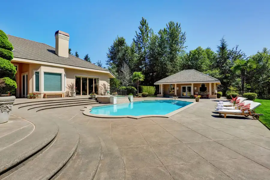 How Concrete Pool Decking Enhances Safety and Durability in Coachella, CA